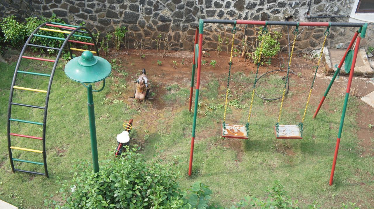 Velvet County Resort & Spa Lonavala Buitenkant foto