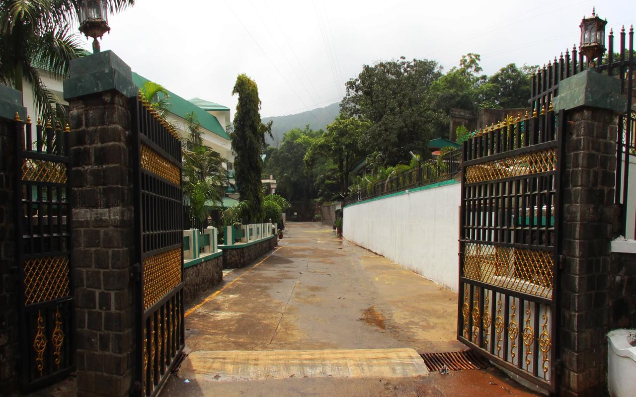 Velvet County Resort & Spa Lonavala Buitenkant foto