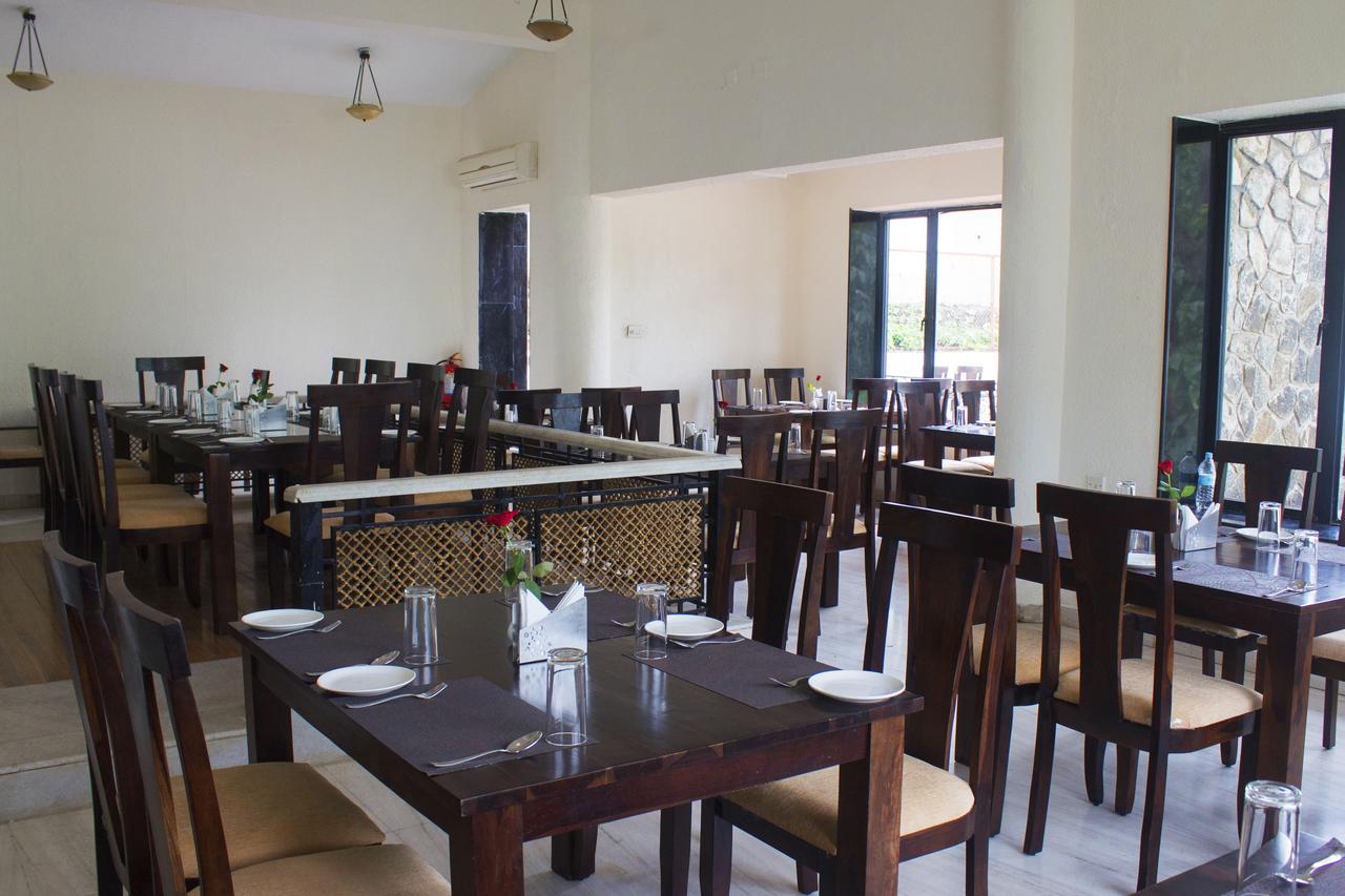 Velvet County Resort & Spa Lonavala Buitenkant foto