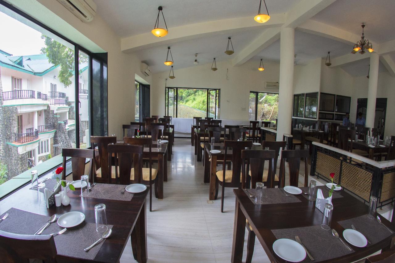 Velvet County Resort & Spa Lonavala Buitenkant foto