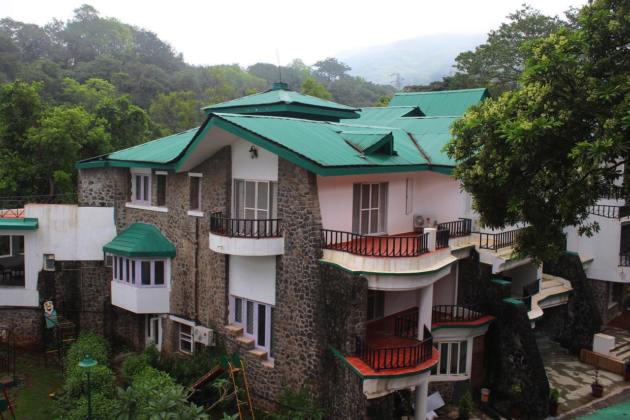 Velvet County Resort & Spa Lonavala Buitenkant foto