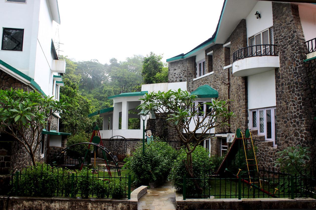 Velvet County Resort & Spa Lonavala Buitenkant foto